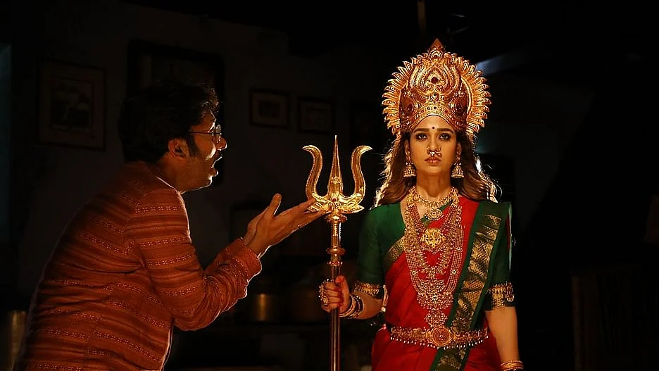 மூக்குத்தி அம்மன்