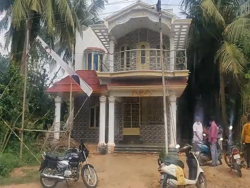 சந்தோஷ்குமாரின் வீடு