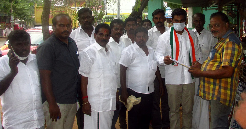 கையெழுத்து இயக்கத்தில் அமிர்தராஜ்
