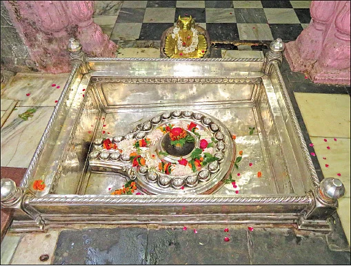 காசி விஸ்வநாதரின் ஆத்ம சாந்நித்தியம்... காசி ஆத்ம வீரேஸ்வரர் தரிசனம்!