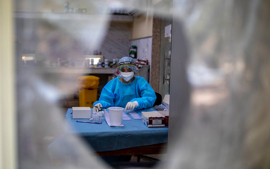 கோவிட்-19: இந்தியா முதல் அலையிலிருந்து மீண்டுவிட்டதா?