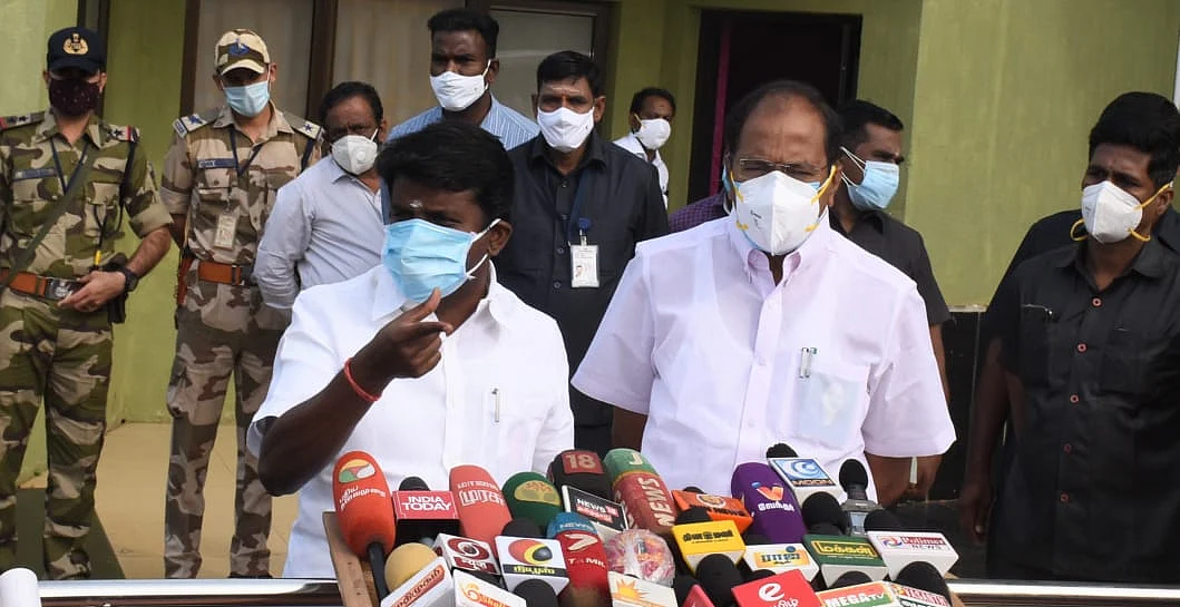 பத்திரிக்கையாளர்களைச் சந்தித்த அமைச்சர் விஜயபாஸ்கர்