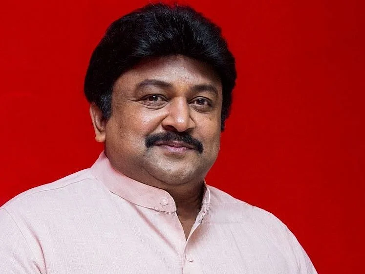 "அப்பாவை சீண்டினா சும்மா இருக்க மாட்டேன்!"-`கலக்கப்போவது யாரு'க்கு எதிராக கொந்தளித்த பிரபு!