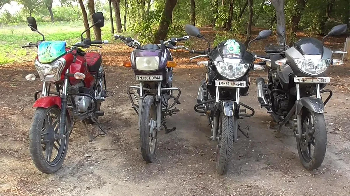 பறிமுதல் செய்யப்பட்ட பைக்குகள்