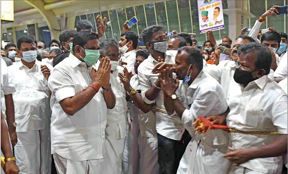 கரைவேட்டி டாட்காம்