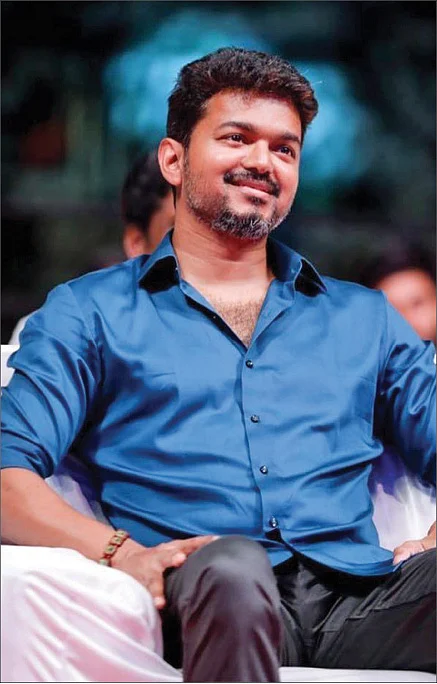 ஆண் பாதி... ஆடை பாதி!