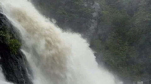 பழைய குற்றாலம் அருவி