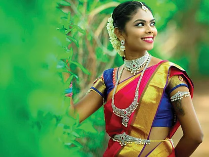 நாலு ஜோக், ரெண்டு பாட்டு, ரெண்டு கவுன்ட்டர் இருந்தா சமாளிச்சிடலாம்...
கல்பாக்கம் காயத்ரி