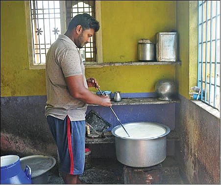 பாலைச் சூடு செய்தல்