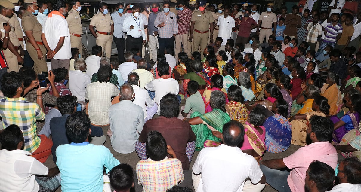 சாலை மறியல்