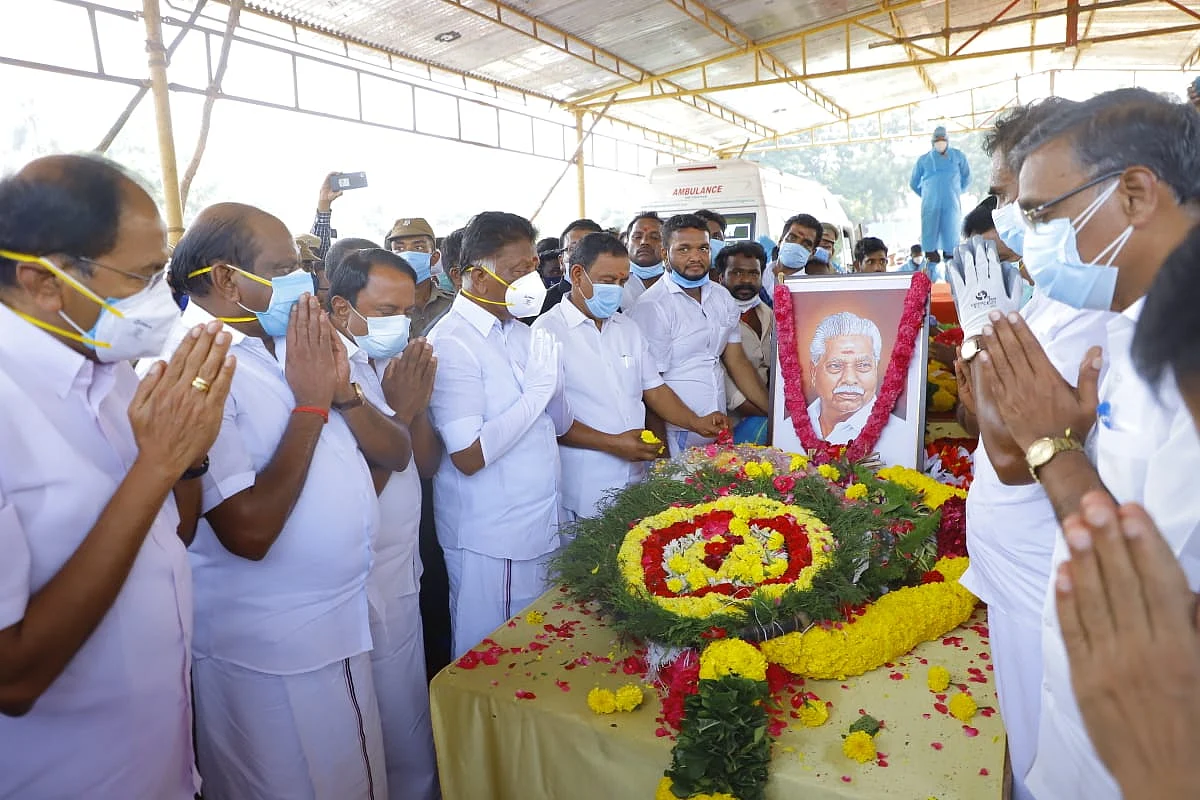 இறுதி அஞ்சலி நிகழ்ச்சியில்