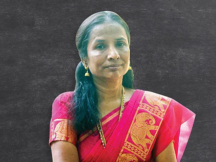 “எனக்கு 113 குழந்தைங்க!” - அன்பே உருவான ஆசிரியை கிறிஸ்டினா
