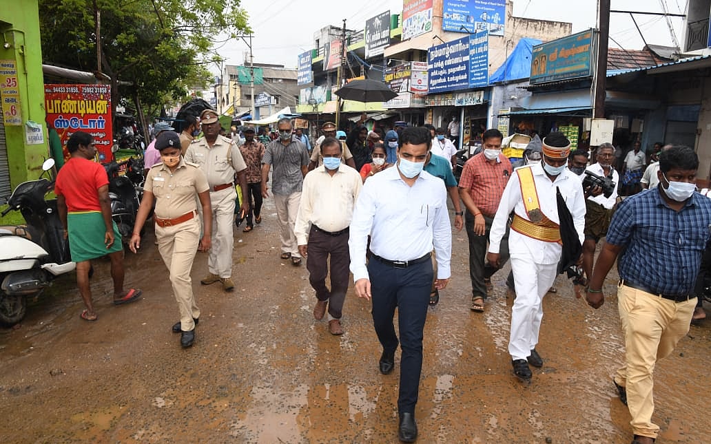 இரண்டு நாள் மழைக்கே மிதக்கும் தூத்துக்குடி - முன்னெச்சரிக்கை நடவடிக்கைகள் தீவிரம்!