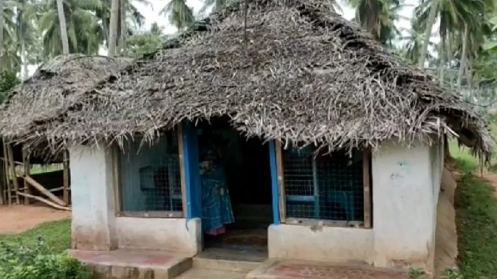 கொள்ளை நடந்த வீடு