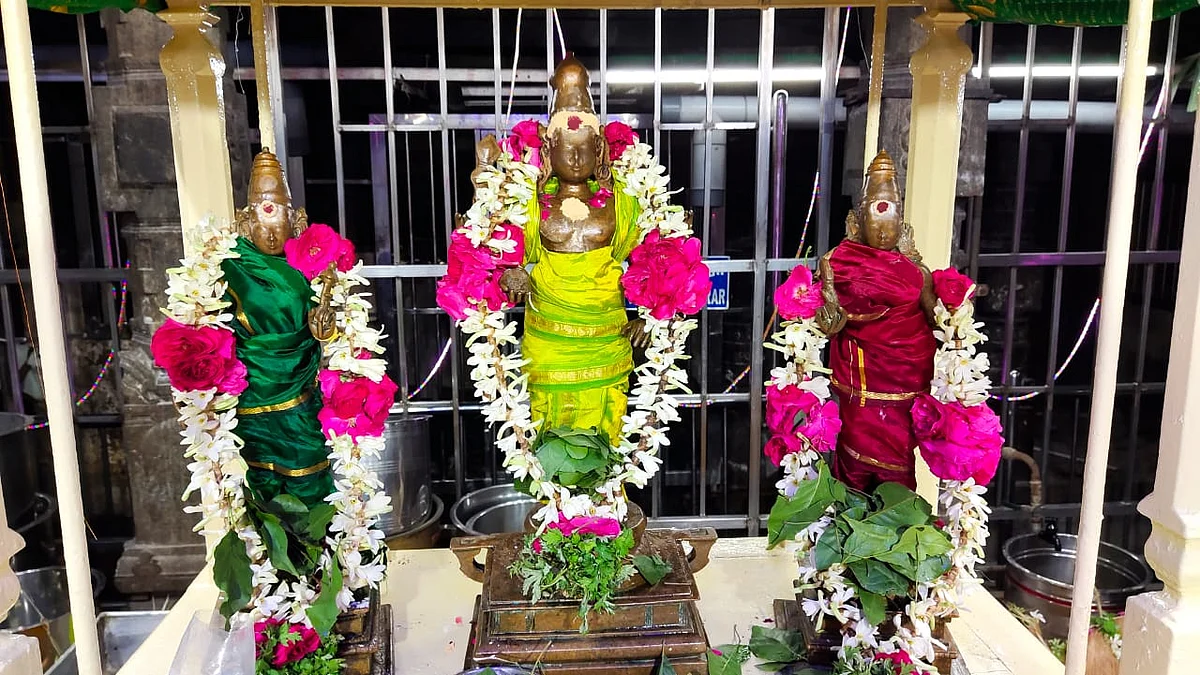 யாகசாலைக்கு எழுந்தருளிய ஜெயந்திநாதர்