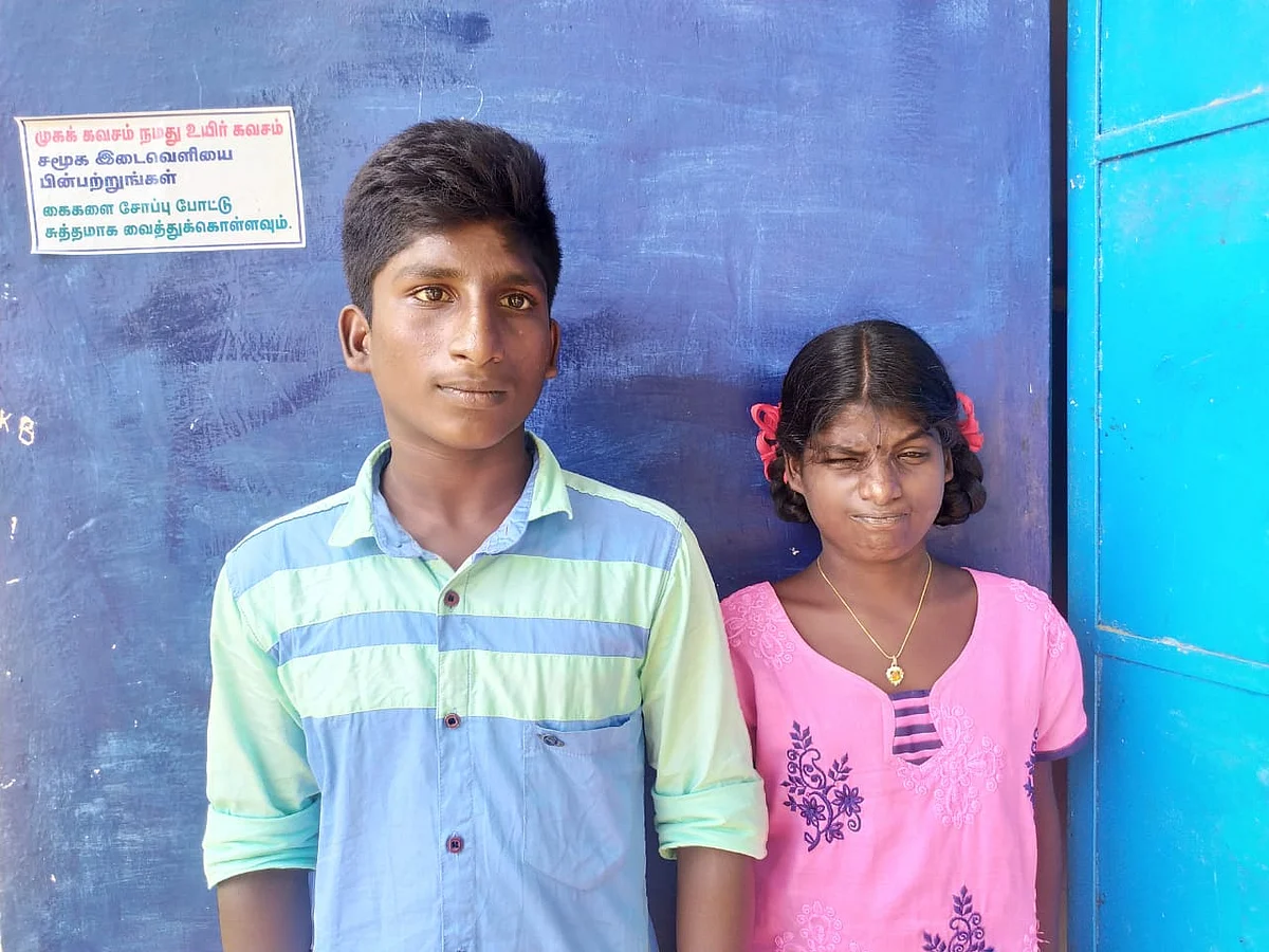 சிறுவர்கள் கார்த்திகா, காளிதாசன்