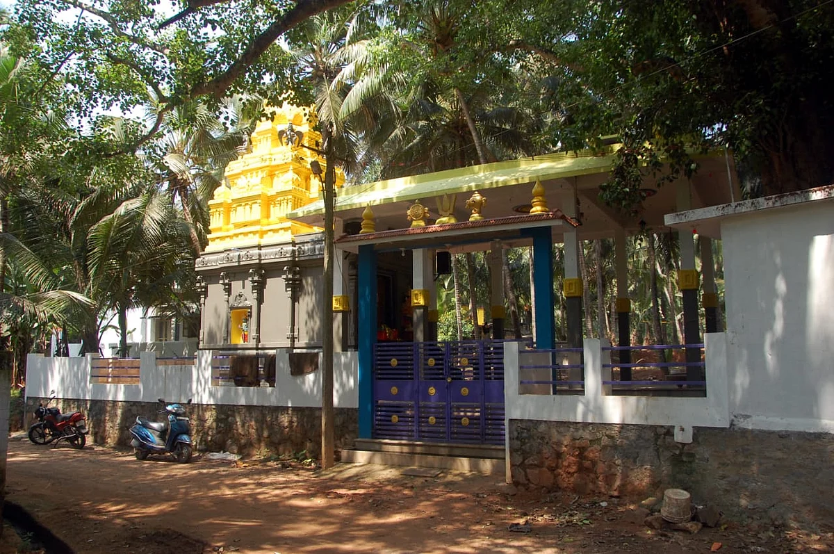 நவினின் குடும்ப கோயில்