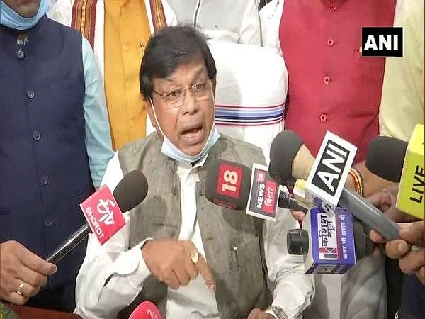 பீகார்: `ஊழல் புகார்கள்; முதல்வருடன் நீண்ட நேர ஆலோசனை!' - பதவியேற்ற 3-வது நாளில் அமைச்சர் ராஜினாமா