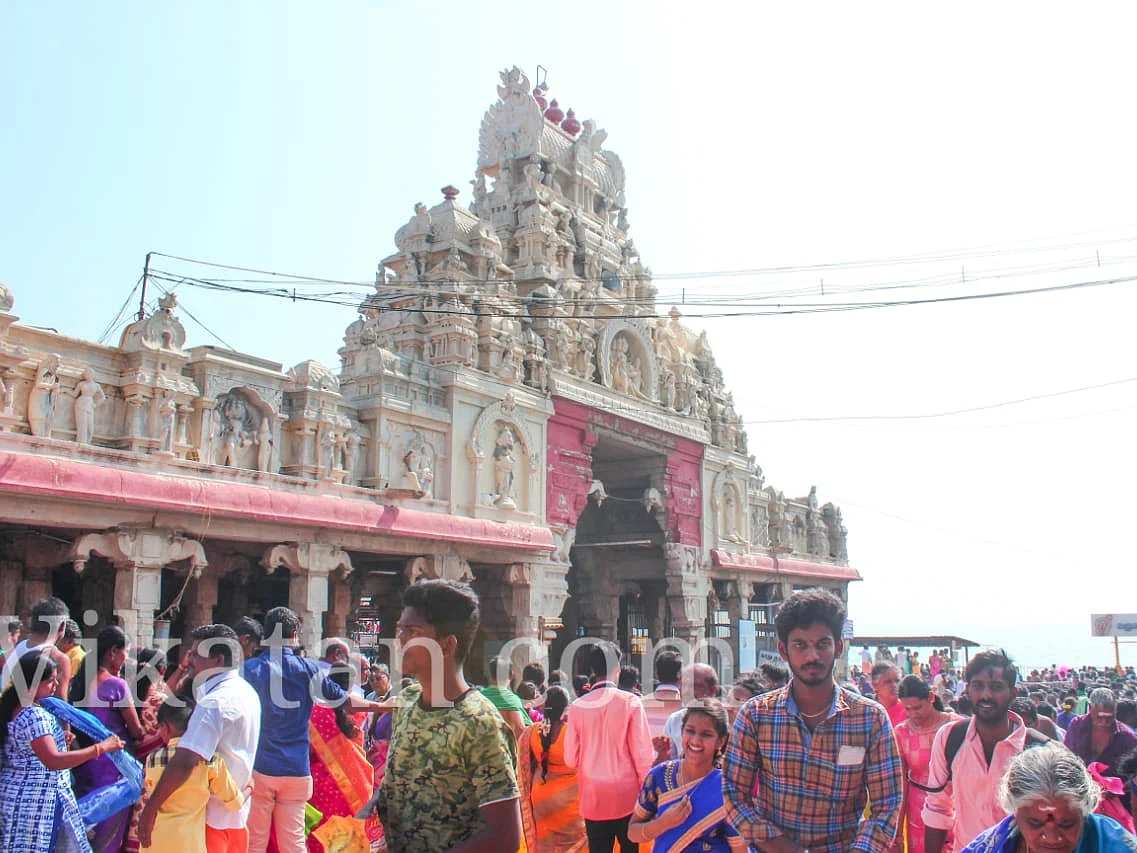 திருச்செந்தூர் சூரசம்ஹாரத்திற்கு பக்தர்களுக்கு அனுமதி இல்லை... ஆனால்?