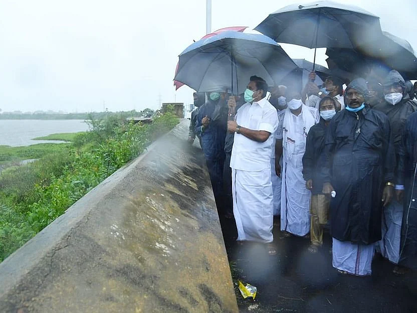 நிவர் புயல்: செம்பரம்பாக்கம் ஏரி நீர் திறப்பு! - பொதுப்பணித்துறை எப்படித் திட்டமிட்டது?