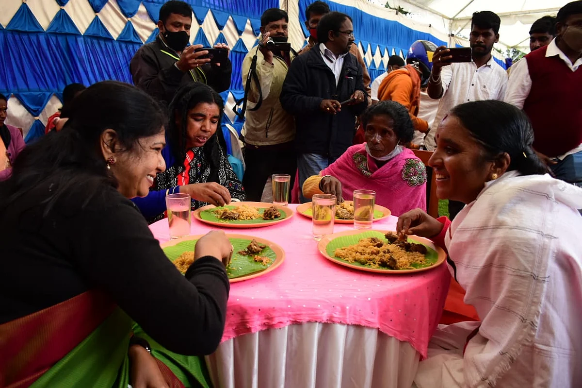 கனிமொழி