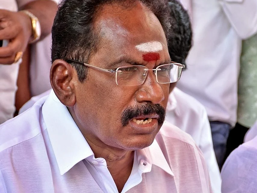 செல்லூர் ராஜூ: சர்ச்சைப் பேச்சுக்கு மன்னிப்புக் கேட்ட அமைச்சர்! - தொடர் போராட்டங்களால் பரபரப்பு