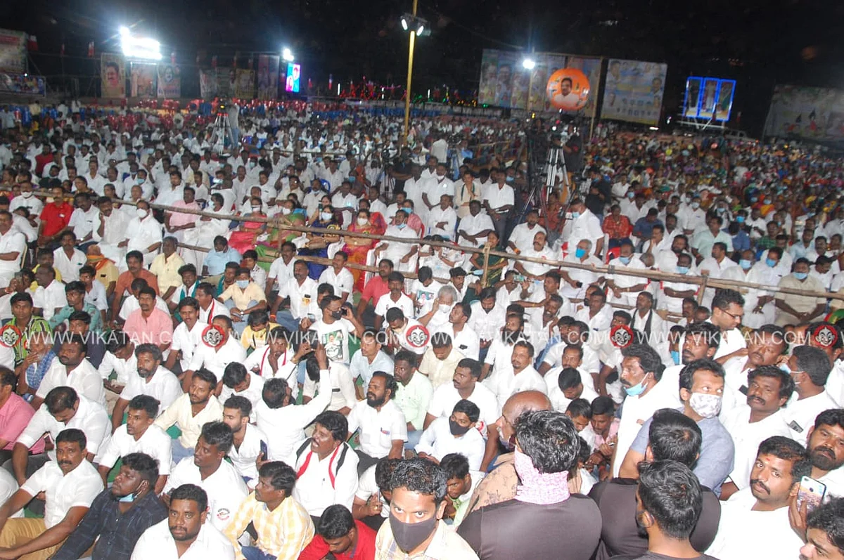 விழாவில் கலந்துகொண்டவர்கள்