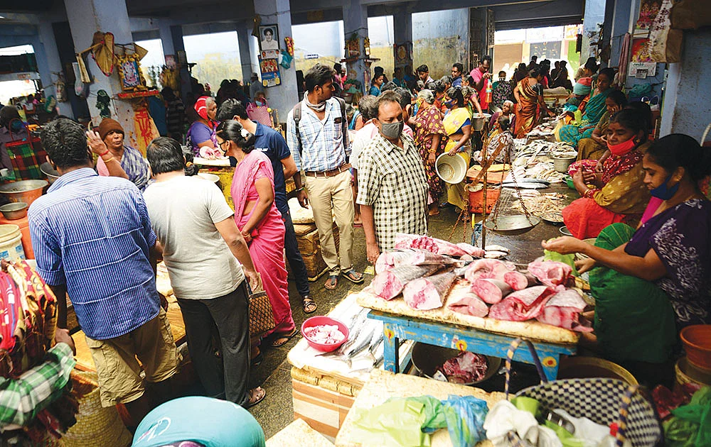 பழைமை முதல் புதுமை வரை… புதுச்சேரி சந்தை! - எல்லா பொருள்களும் இங்கே..!