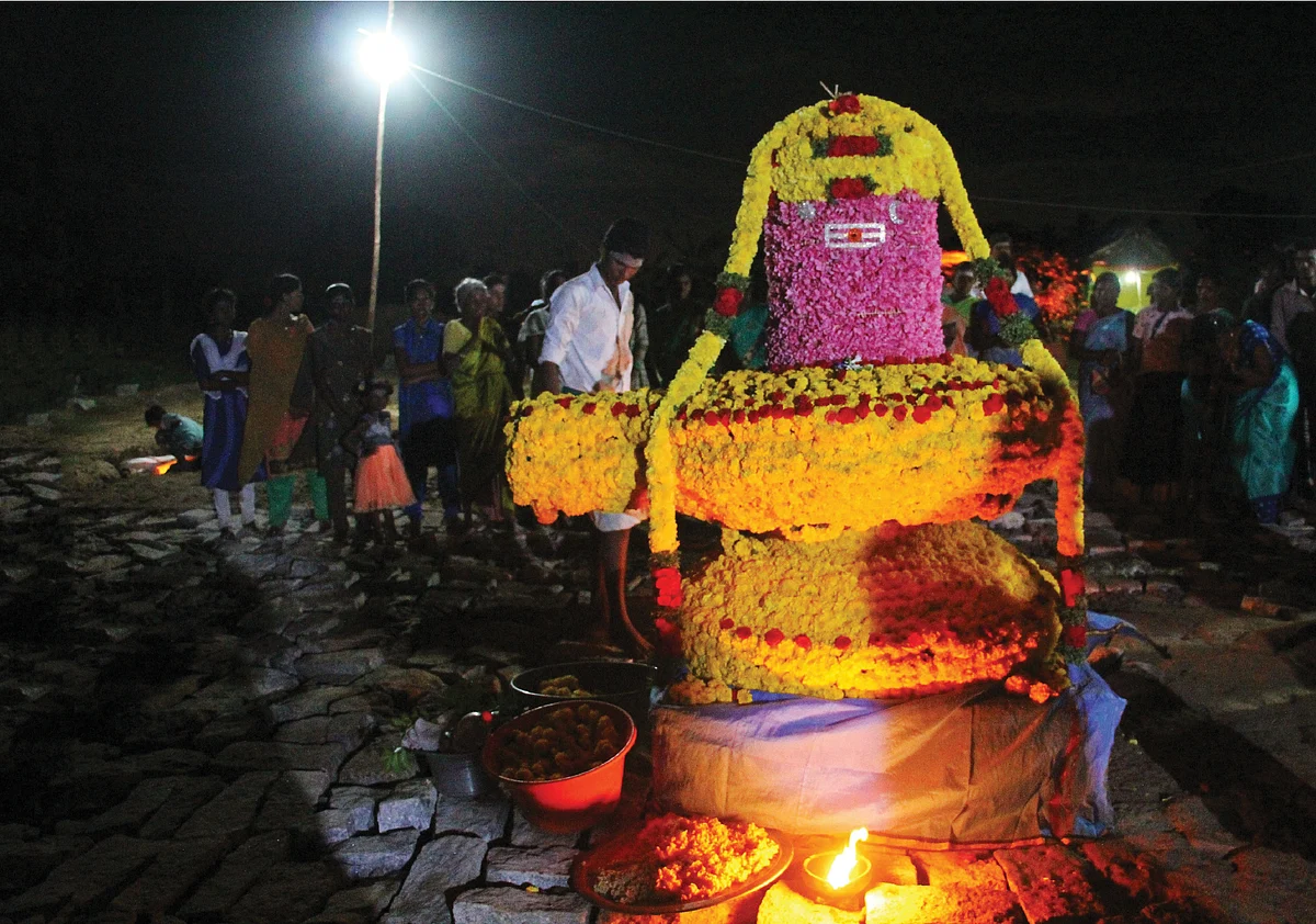 தீபம் ஏற்றினோம்...