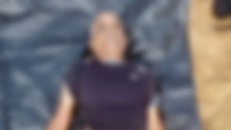 கடல் அலையில் மகளைக் காப்பாற்ற முயன்ற தந்தை