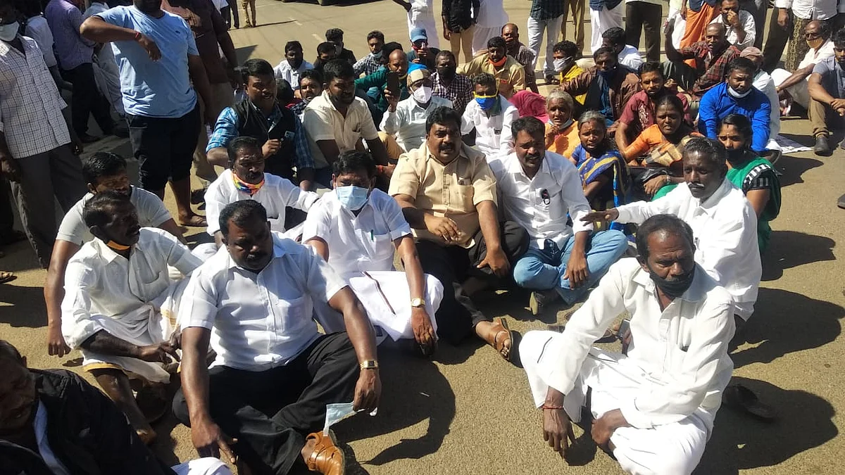 கூடலூர் எம்.எல்.ஏ மறியல்