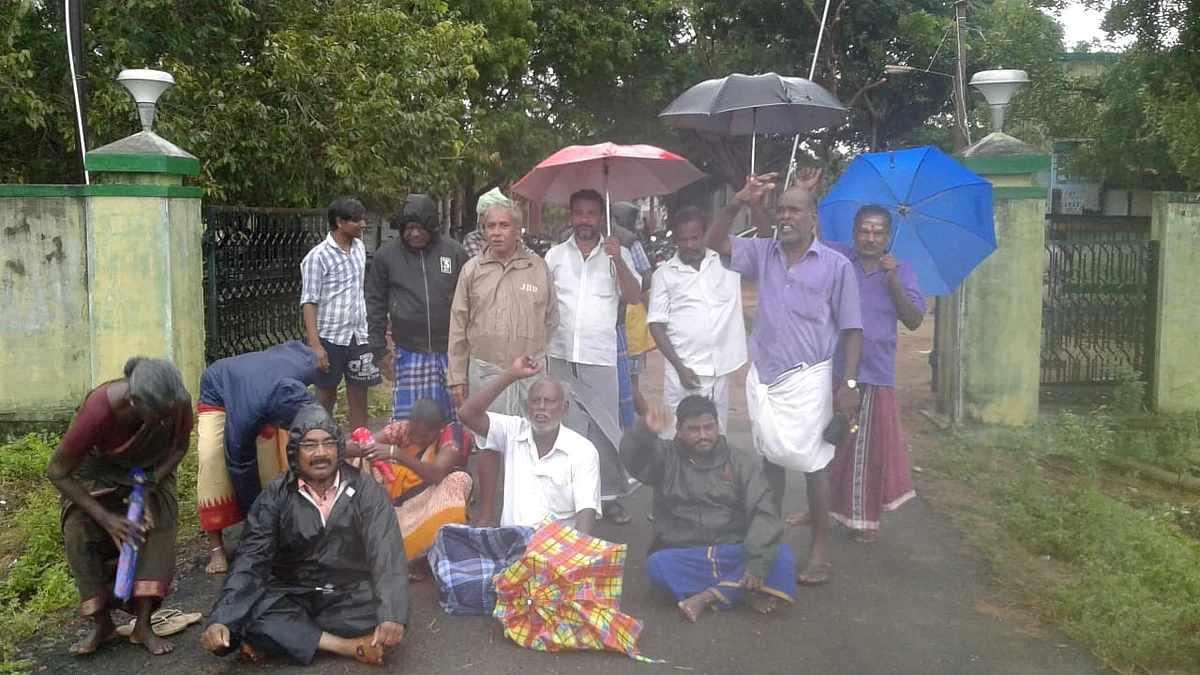 மின் தடையை கண்டித்து இந்திய கம்யூனிஸ்ட் ஆர்ப்பாட்டம்.