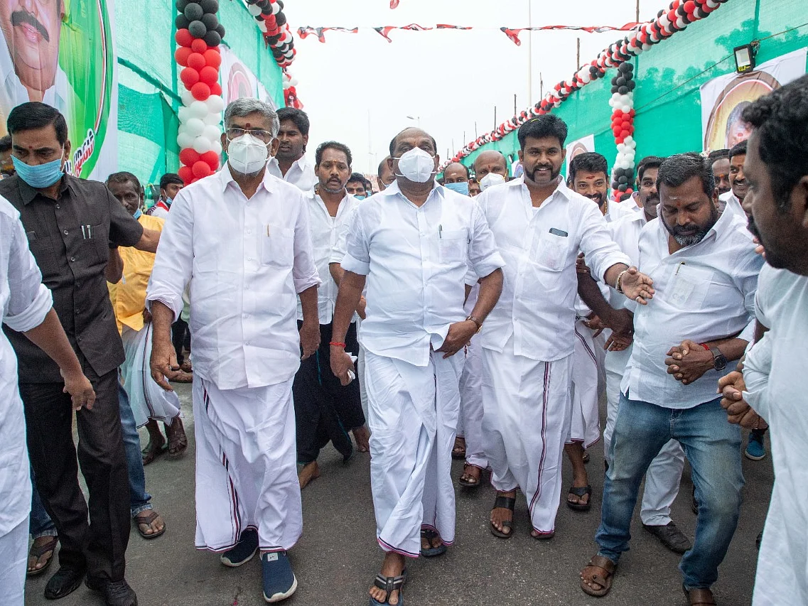 மகனுக்காகக் குறிவைக்கும் வெல்லமண்டி; எச்சரித்த வைத்திலிங்கம்!-என்ன நடக்கிறது திருச்சி அதிமுக-வில்?