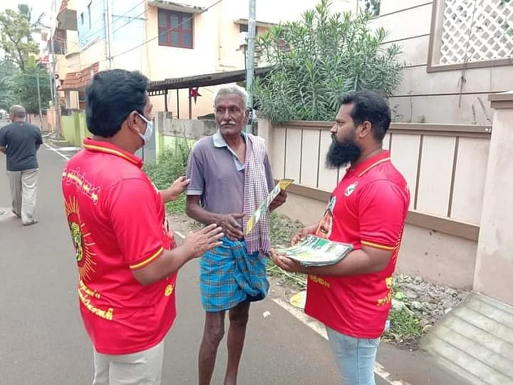 பிரசாரத்தில் நாம் தமிழர் கட்சியினர்