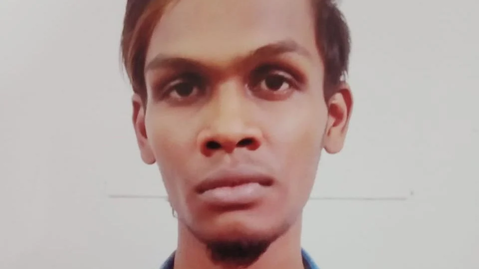 மருத்துவச் செலவுக்காக சேமித்த பணத்தைத் திருடிய விக்னேஷ்