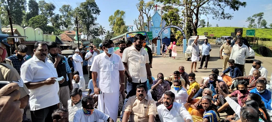 கூடலூர் எம்.எல்.ஏ மறியல்