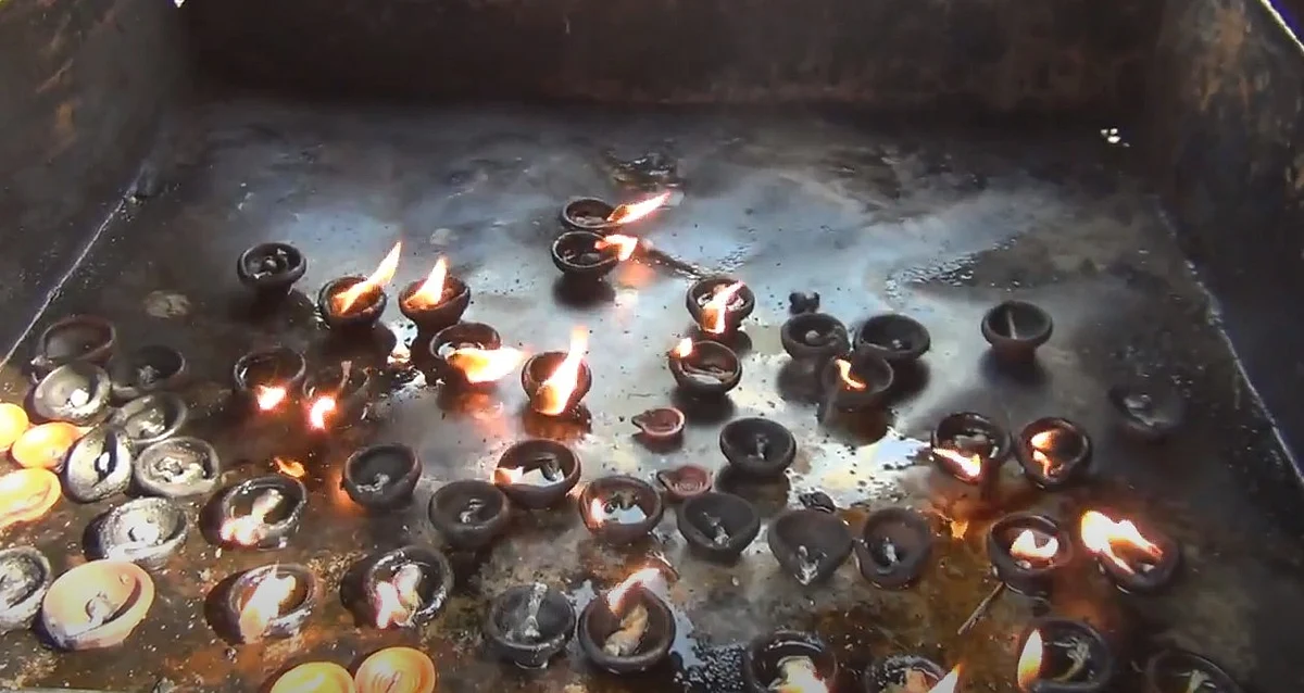சனிபகவானுக்கு தீபம்
