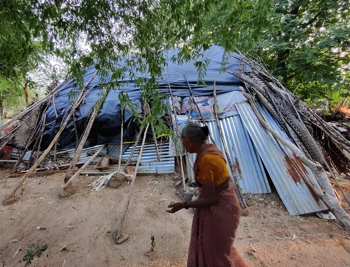 வள்ளியின் குடிசை வீடு