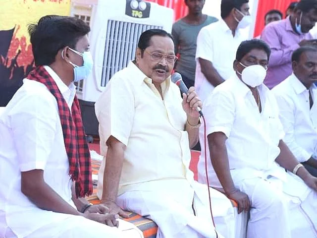 திருப்பத்தூர் : `தி.மு.க-வினர் மாற்றானுக்கு மண்டியிட்டால்..!’ - துரைமுருகன் ஆவேசப் பேச்சு