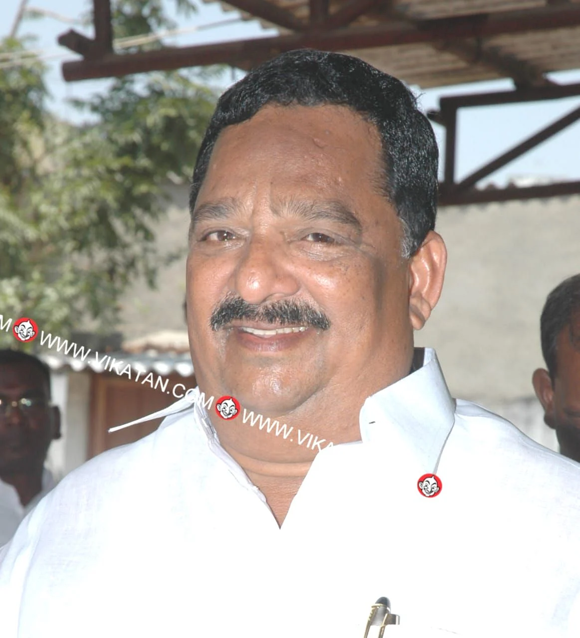 எம்.எல்.ஏ காந்தி