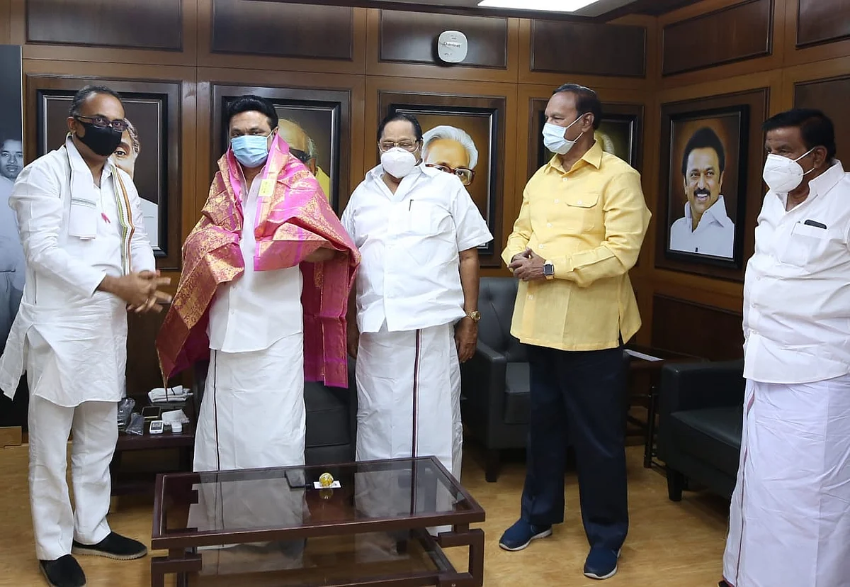 ஸ்டாலின் - தினேஷ் குண்டுராவ்
