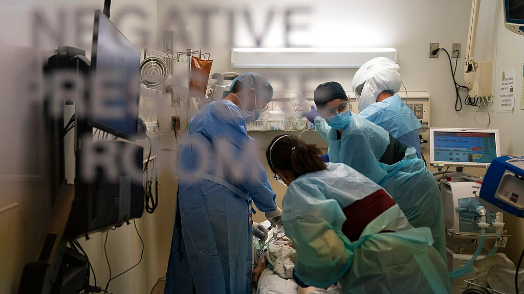 Coronavirus treatment in the emergency room, Los Angeles