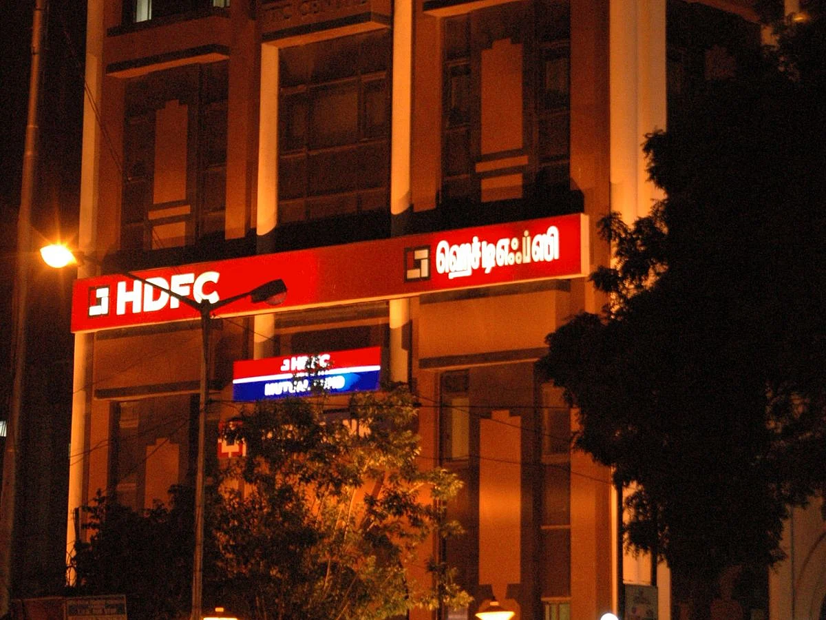 HDFC-யின் டிஜிட்டல் பரிவர்த்தனை கோளாறுகள்... இதுபோன்ற சூழ்நிலைகளைக் கையாள்வது எப்படி?
