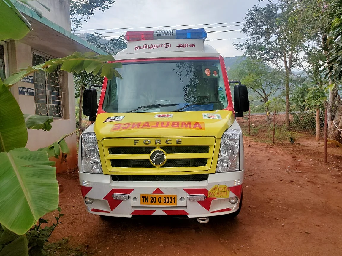 கரூர்: பல வருடப் போராட்டம்... வந்தது 108 ஆம்புலன்ஸ்! - சாதித்த கடவூர் இளைஞர்கள்