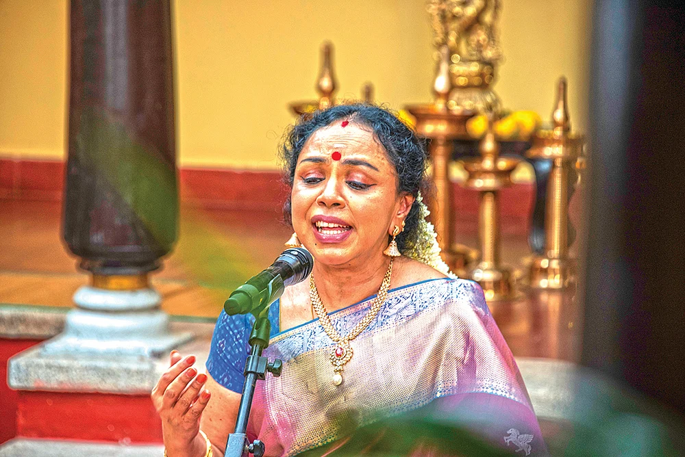 சுதா ரகுநாதன்