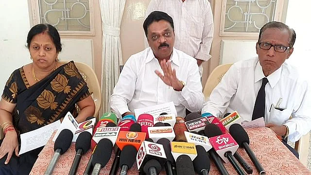 அருள் வடிவேல் - ஆணையத்தின் வழக்கறிஞர்
