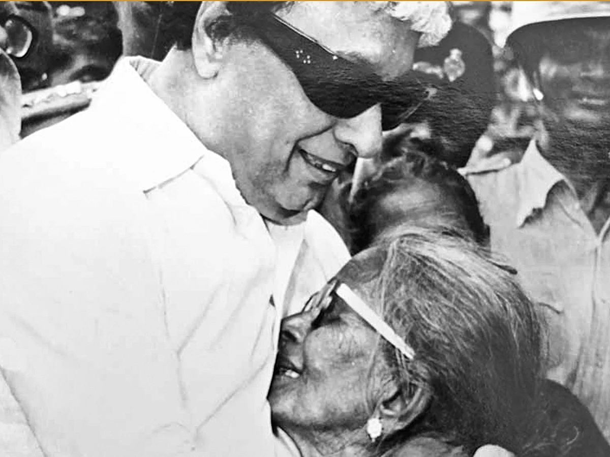 விகடன் பொக்கிஷம்: எம்.ஜி.ஆர். சில நினைவுகள் - சோலை