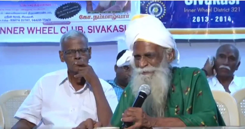 கூட்டத்தில் பேசும் நம்மாழ்வார்