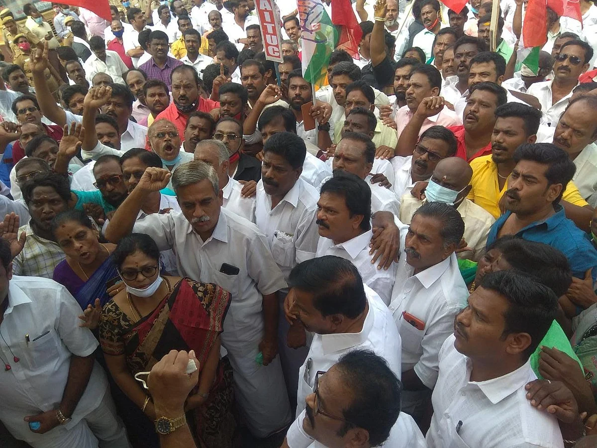 போராட்டத்தில் கே.என்.நேரு