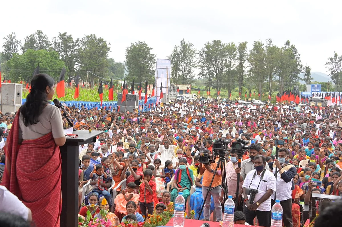 கனிமொழி